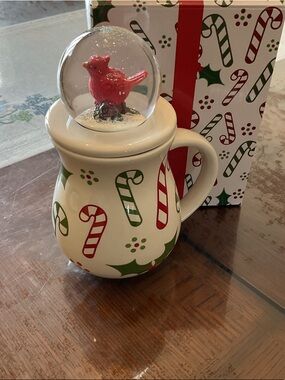 Temptations White Candy Cane Mug with Red Bird Snow Globe Lid